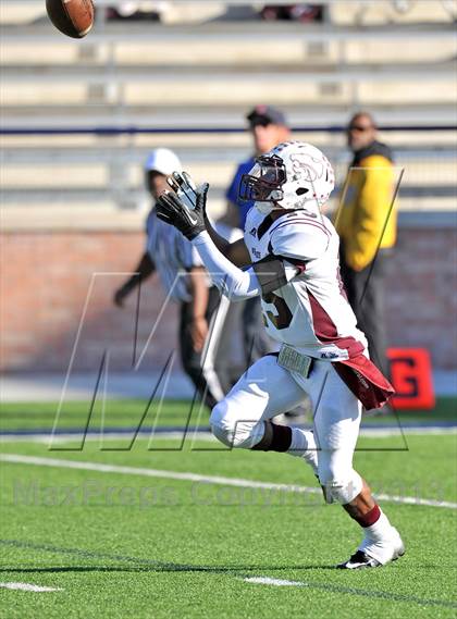 Thumbnail 1 in Poteet vs. Whitehouse (UIL 4A Regional Semifinal) photogallery.