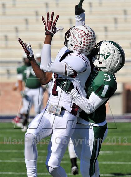 Thumbnail 3 in Poteet vs. Whitehouse (UIL 4A Regional Semifinal) photogallery.