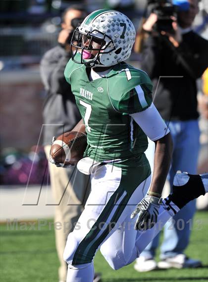Thumbnail 2 in Poteet vs. Whitehouse (UIL 4A Regional Semifinal) photogallery.