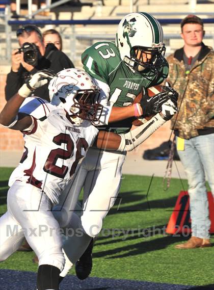 Thumbnail 3 in Poteet vs. Whitehouse (UIL 4A Regional Semifinal) photogallery.