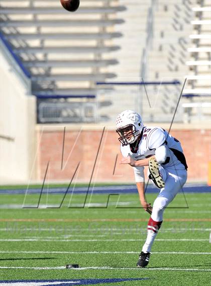 Thumbnail 1 in Poteet vs. Whitehouse (UIL 4A Regional Semifinal) photogallery.