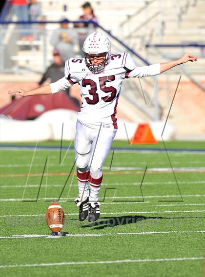 Thumbnail 2 in Poteet vs. Whitehouse (UIL 4A Regional Semifinal) photogallery.