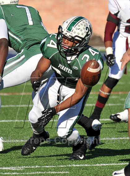 Thumbnail 1 in Poteet vs. Whitehouse (UIL 4A Regional Semifinal) photogallery.