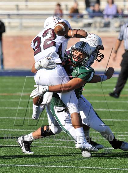 Thumbnail 2 in Poteet vs. Whitehouse (UIL 4A Regional Semifinal) photogallery.