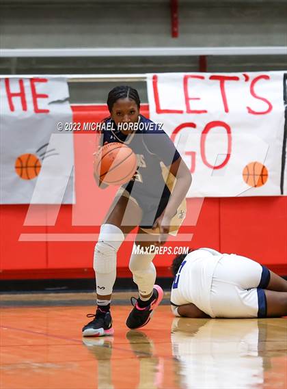 Thumbnail 3 in Little Elm vs Allen photogallery.
