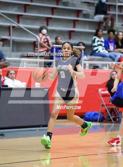 Thumbnail 1 in Little Elm vs Allen photogallery.