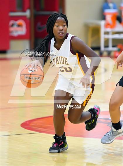 Thumbnail 1 in Mountain Pointe vs. Hamilton (Hoophall West Tournament) photogallery.