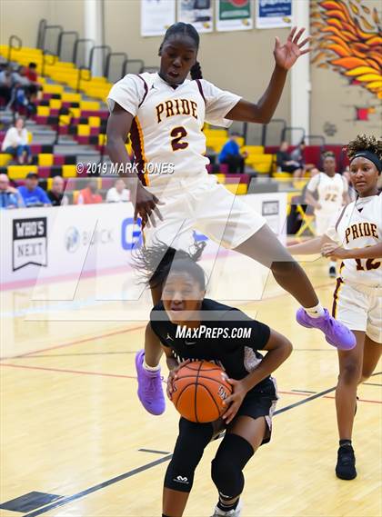 Thumbnail 2 in Mountain Pointe vs. Hamilton (Hoophall West Tournament) photogallery.