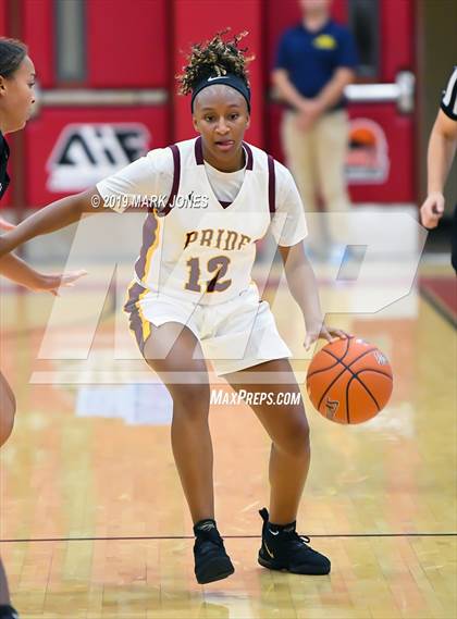 Thumbnail 1 in Mountain Pointe vs. Hamilton (Hoophall West Tournament) photogallery.