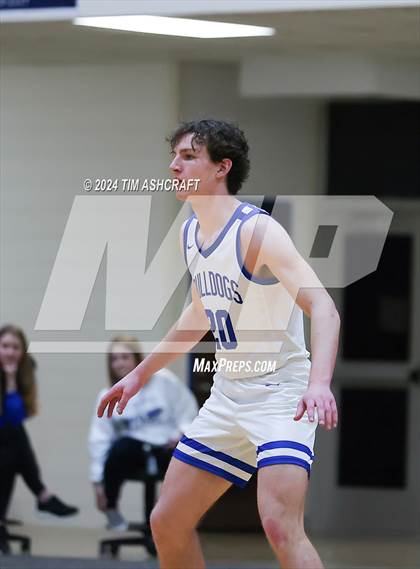 Thumbnail 1 in Connersville vs Batesville (IHSAA 3A Section 29 Semifinal) photogallery.