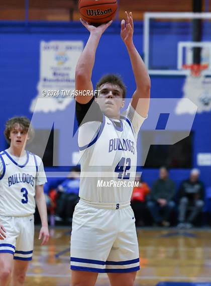 Thumbnail 2 in Connersville vs Batesville (IHSAA 3A Section 29 Semifinal) photogallery.