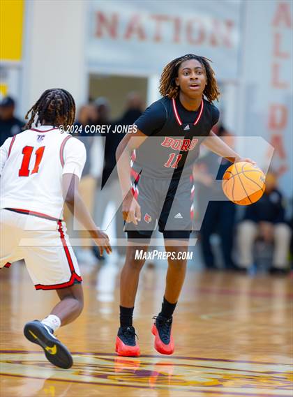 Thumbnail 2 in Tri-Cities vs Jonesboro (Hard In The Paint Classic) photogallery.