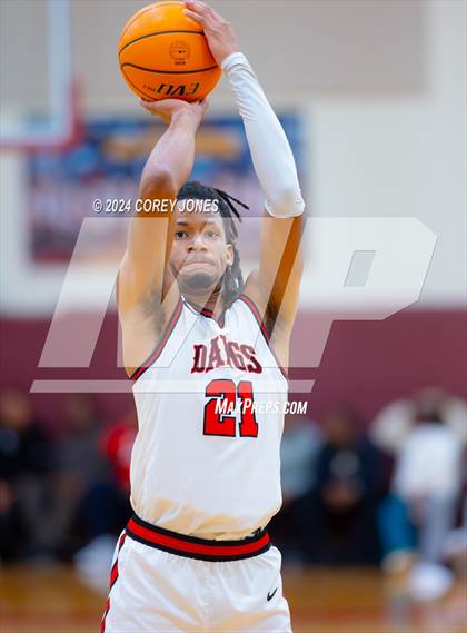 Thumbnail 2 in Tri-Cities vs Jonesboro (Hard In The Paint Classic) photogallery.