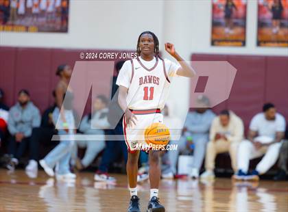 Thumbnail 2 in Tri-Cities vs Jonesboro (Hard In The Paint Classic) photogallery.