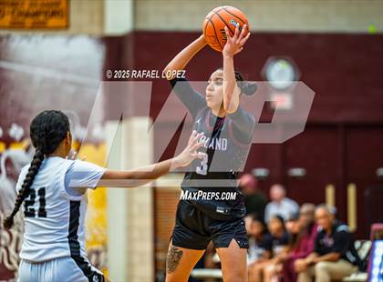 Thumbnail 3 in Clark vs. Pearland (McDonald's Texas Invitational) photogallery.