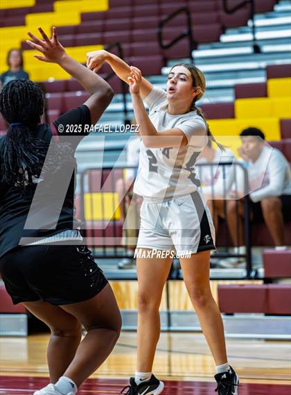 Thumbnail 2 in Clark vs. Pearland (McDonald's Texas Invitational) photogallery.