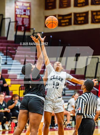 Thumbnail 3 in Clark vs. Pearland (McDonald's Texas Invitational) photogallery.