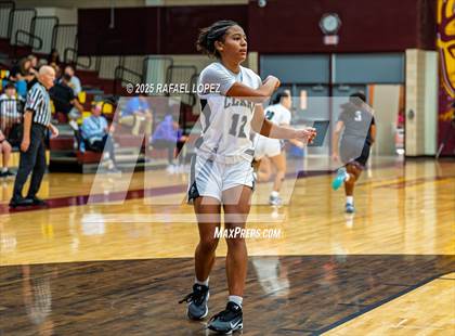Thumbnail 3 in Clark vs. Pearland (McDonald's Texas Invitational) photogallery.