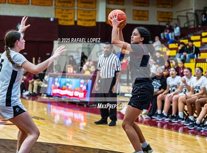 Thumbnail 3 in Clark vs. Pearland (McDonald's Texas Invitational) photogallery.