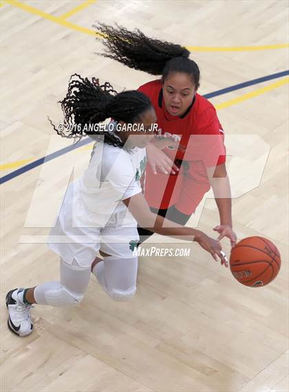 Thumbnail 2 in St. Mary's vs East (West Coast Jamboree) photogallery.