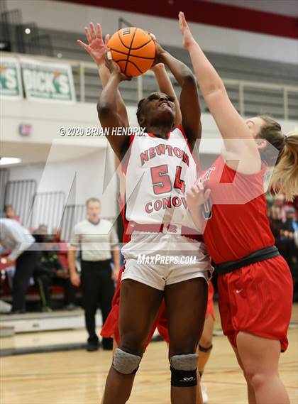 Thumbnail 2 in Newton-Conover vs. St. Stephens (Dick's Sporting Goods Classic) photogallery.
