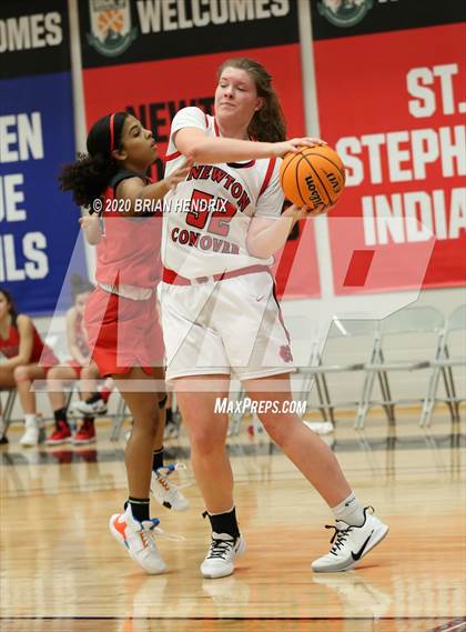 Thumbnail 3 in Newton-Conover vs. St. Stephens (Dick's Sporting Goods Classic) photogallery.