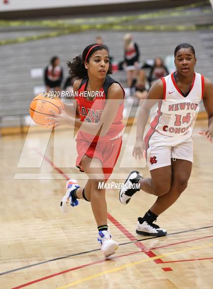 Thumbnail 1 in Newton-Conover vs. St. Stephens (Dick's Sporting Goods Classic) photogallery.