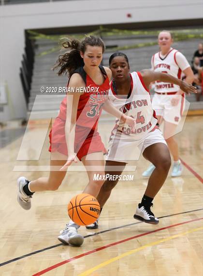 Thumbnail 3 in Newton-Conover vs. St. Stephens (Dick's Sporting Goods Classic) photogallery.