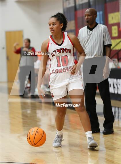 Thumbnail 1 in Newton-Conover vs. St. Stephens (Dick's Sporting Goods Classic) photogallery.
