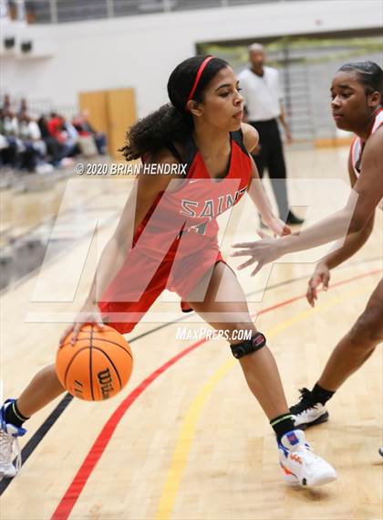 Thumbnail 2 in Newton-Conover vs. St. Stephens (Dick's Sporting Goods Classic) photogallery.