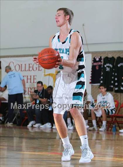 Thumbnail 1 in Sultana vs. Miller (MaxPreps Holiday Classic) photogallery.