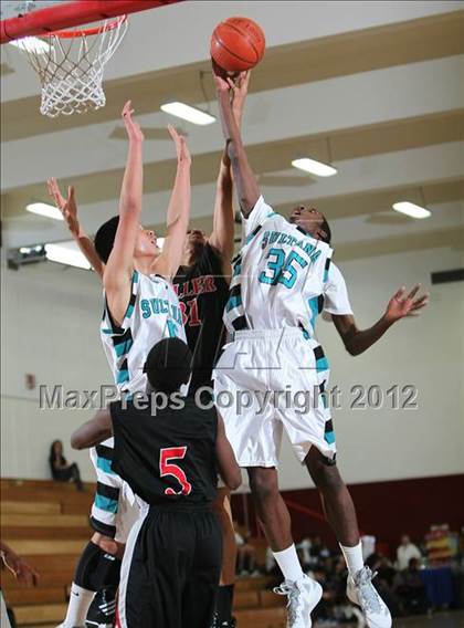 Thumbnail 1 in Sultana vs. Miller (MaxPreps Holiday Classic) photogallery.