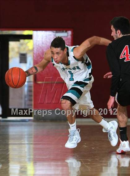 Thumbnail 1 in Sultana vs. Miller (MaxPreps Holiday Classic) photogallery.