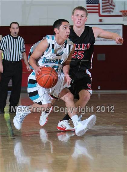 Thumbnail 2 in Sultana vs. Miller (MaxPreps Holiday Classic) photogallery.