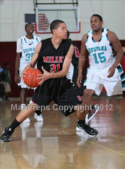 Thumbnail 3 in Sultana vs. Miller (MaxPreps Holiday Classic) photogallery.