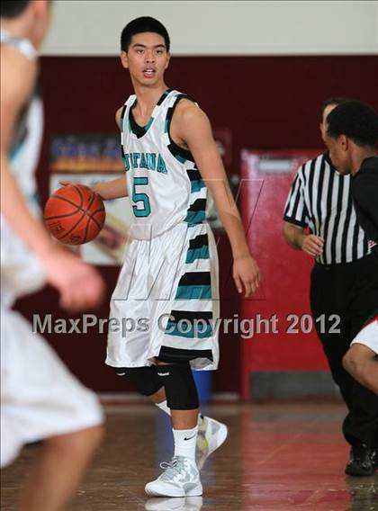 Thumbnail 2 in Sultana vs. Miller (MaxPreps Holiday Classic) photogallery.