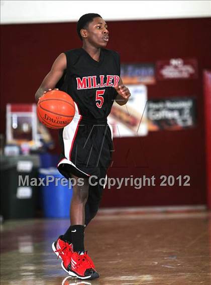 Thumbnail 1 in Sultana vs. Miller (MaxPreps Holiday Classic) photogallery.