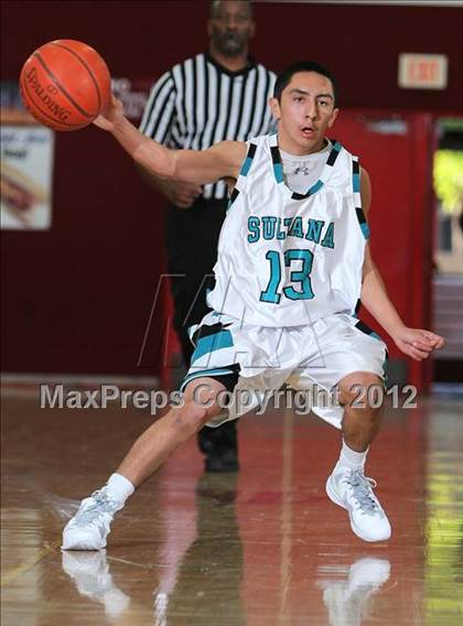 Thumbnail 2 in Sultana vs. Miller (MaxPreps Holiday Classic) photogallery.