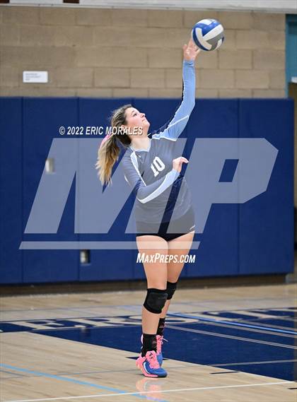 Thumbnail 1 in Vista vs University City (CIFSDS D2 1st Round) photogallery.