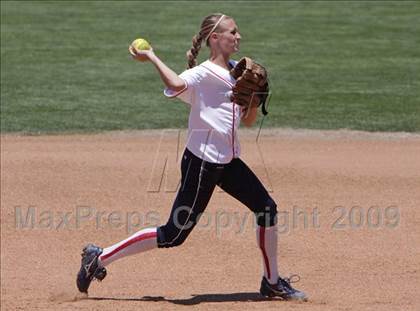Thumbnail 3 in Rosamond vs. Hesperia Christian (CIF SS D7 Final) photogallery.