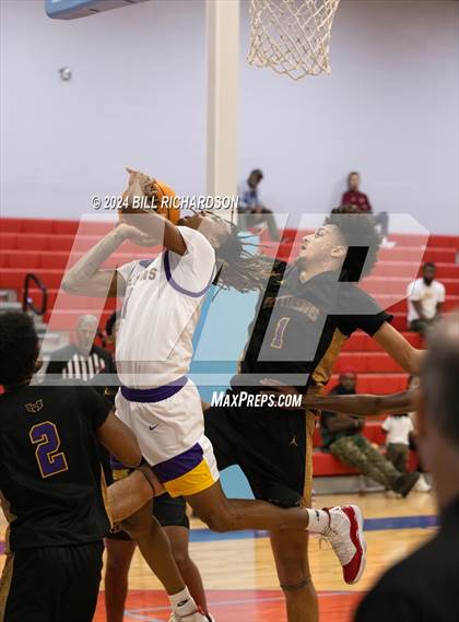Thumbnail 3 in Columbus vs. Hattiesburg (River City Classic Tournament) photogallery.
