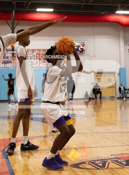Thumbnail 1 in Columbus vs. Hattiesburg (River City Classic Tournament) photogallery.