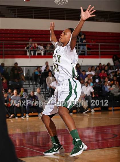 Thumbnail 2 in Windward vs. Long Beach Poly (Real Run Classic) photogallery.