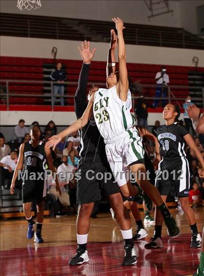 Thumbnail 2 in Windward vs. Long Beach Poly (Real Run Classic) photogallery.