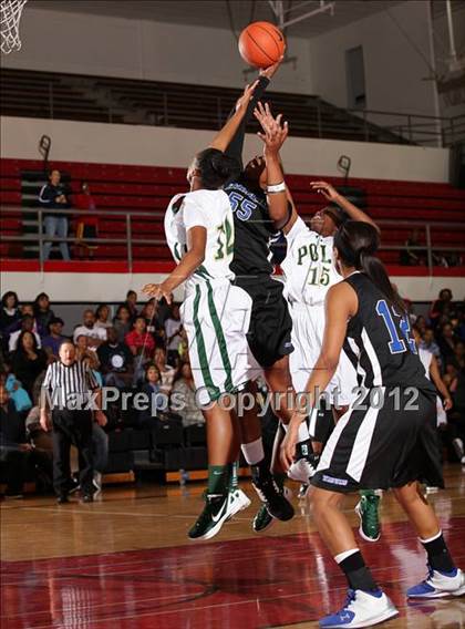 Thumbnail 1 in Windward vs. Long Beach Poly (Real Run Classic) photogallery.