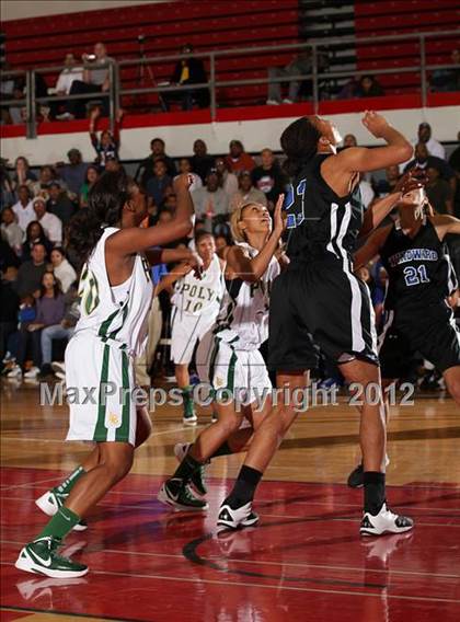 Thumbnail 1 in Windward vs. Long Beach Poly (Real Run Classic) photogallery.