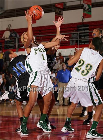 Thumbnail 2 in Windward vs. Long Beach Poly (Real Run Classic) photogallery.