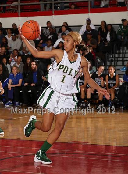 Thumbnail 1 in Windward vs. Long Beach Poly (Real Run Classic) photogallery.