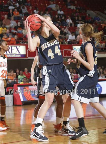 Thumbnail 1 in Bishop McGuinness vs. Southwest Onslow (NCHSAA 1A Final) photogallery.