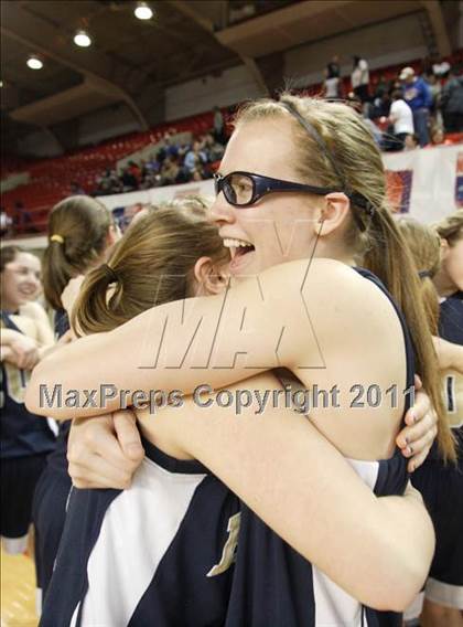 Thumbnail 1 in Bishop McGuinness vs. Southwest Onslow (NCHSAA 1A Final) photogallery.